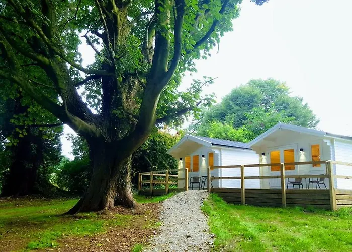 Dunmore Gardens Log Cabins