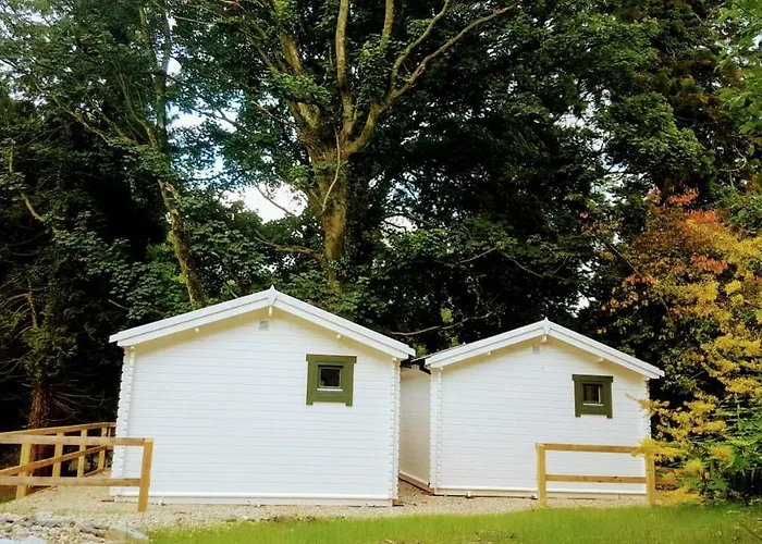Dunmore Gardens Log Cabins